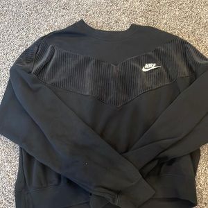 Small Nike sweatshirt